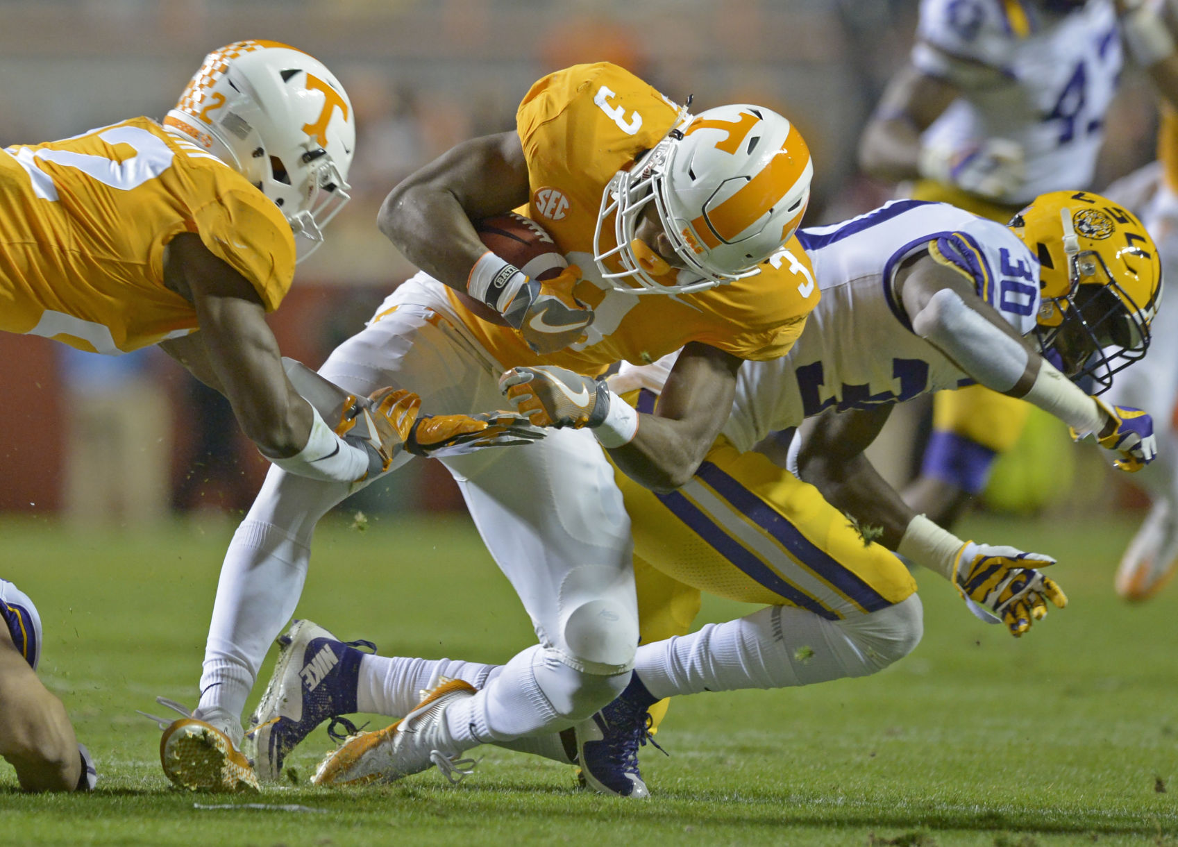 lsutenn.111917 HS 782.JPG